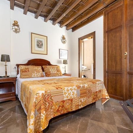 Apartamentos En Pleno Centro, Aljibe Rodrigo Del Campo 1A Granada Buitenkant foto