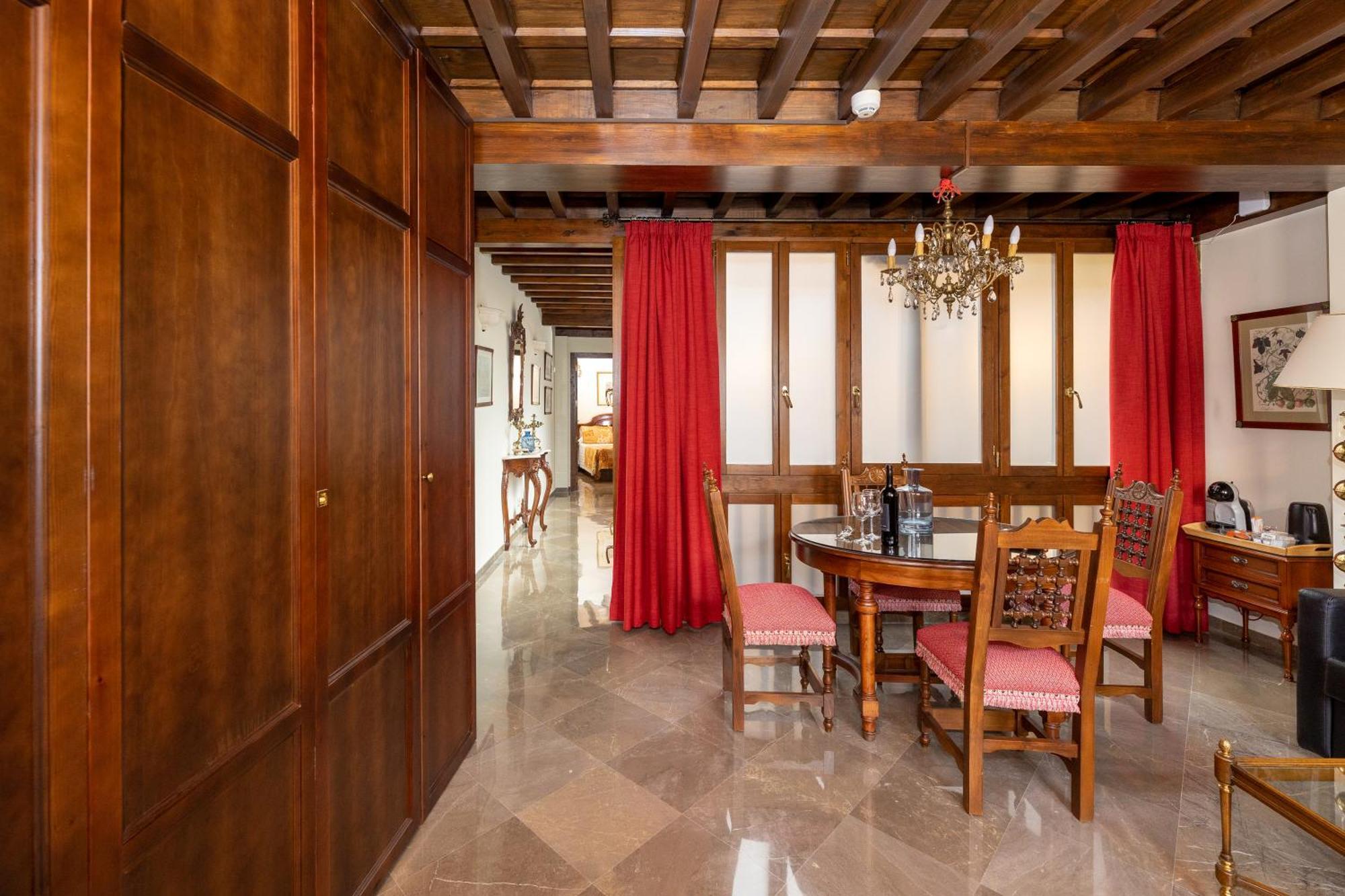 Apartamentos En Pleno Centro, Aljibe Rodrigo Del Campo 1A Granada Buitenkant foto