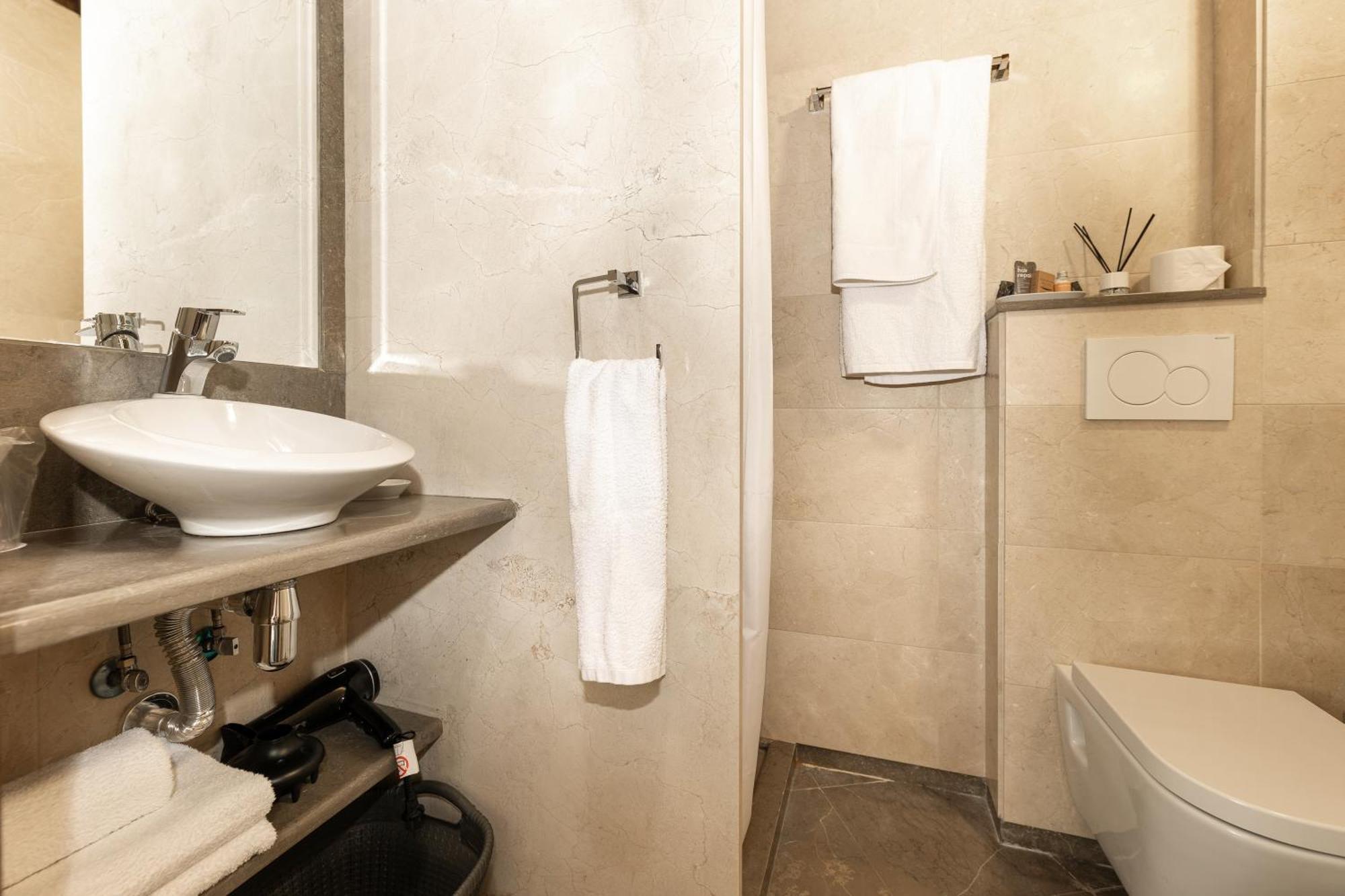 Apartamentos En Pleno Centro, Aljibe Rodrigo Del Campo 1A Granada Buitenkant foto